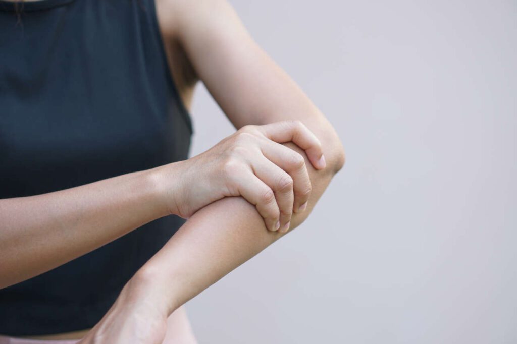 Women experiencing muscle weakness from myasthenia gravis